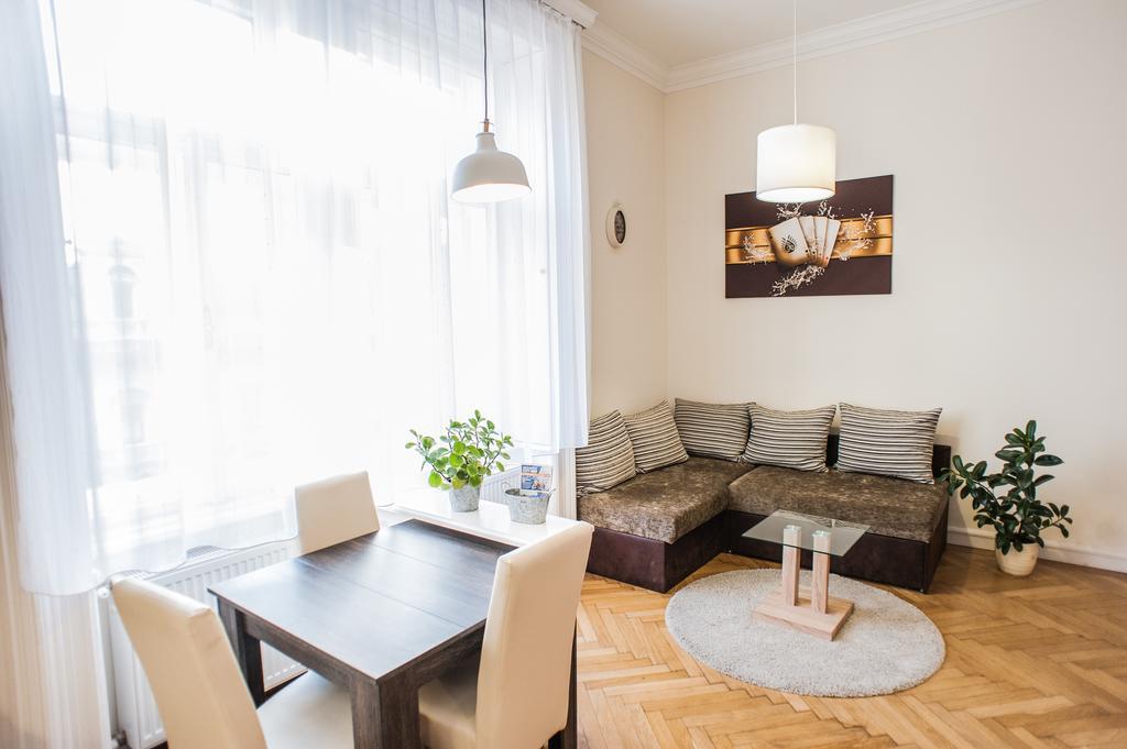 All In Apartman Budapeste Quarto foto