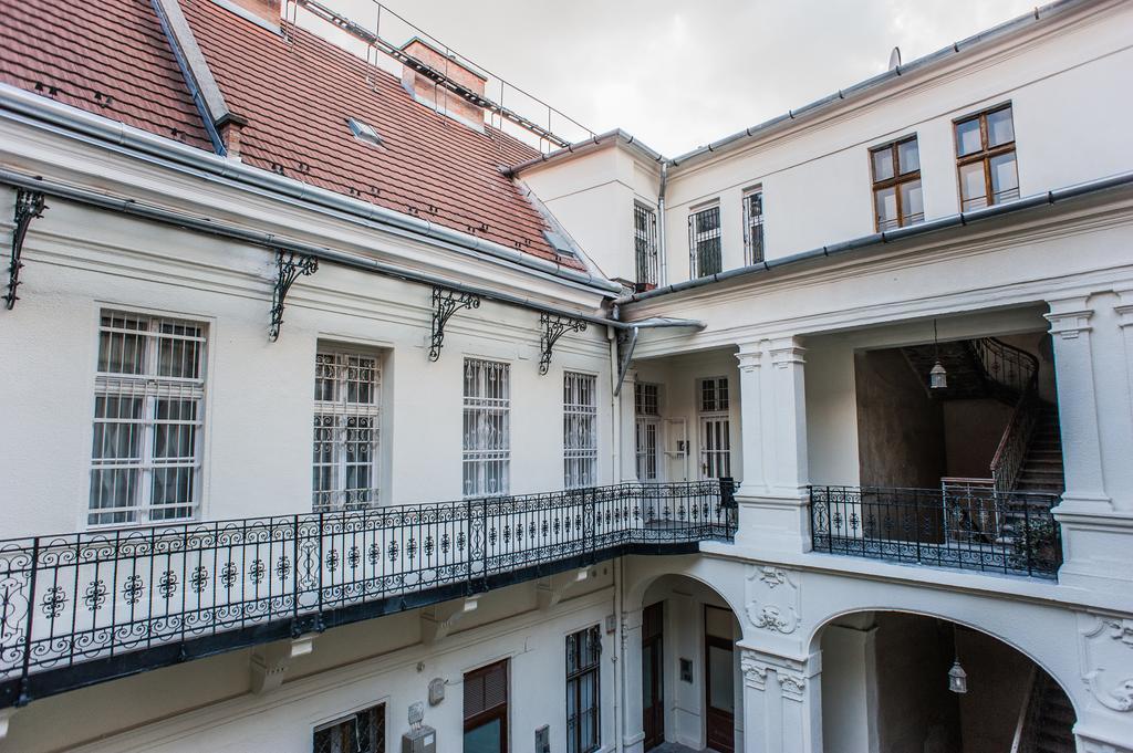 All In Apartman Budapeste Exterior foto