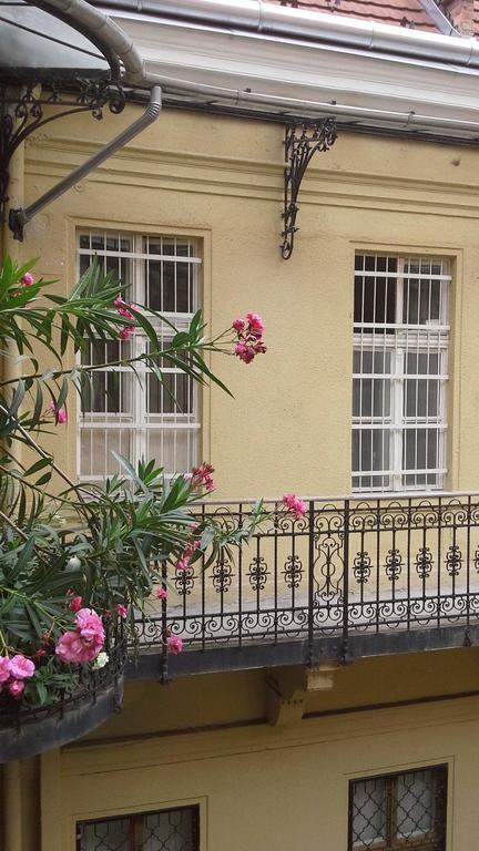 All In Apartman Budapeste Exterior foto